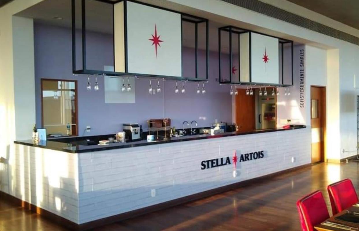 Bar Stella Artois produzido sob medida
